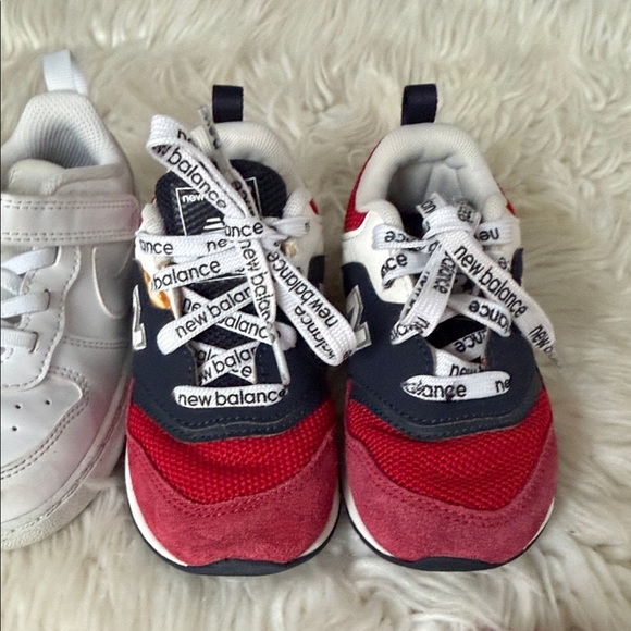 Nike and New Balance Red, White, and Navy Baby Sneakers Size 7-7.5 - Picture 6 of 8